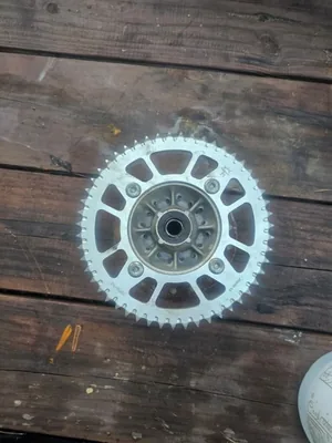 Suzuki 100cc dirtbike rear hub