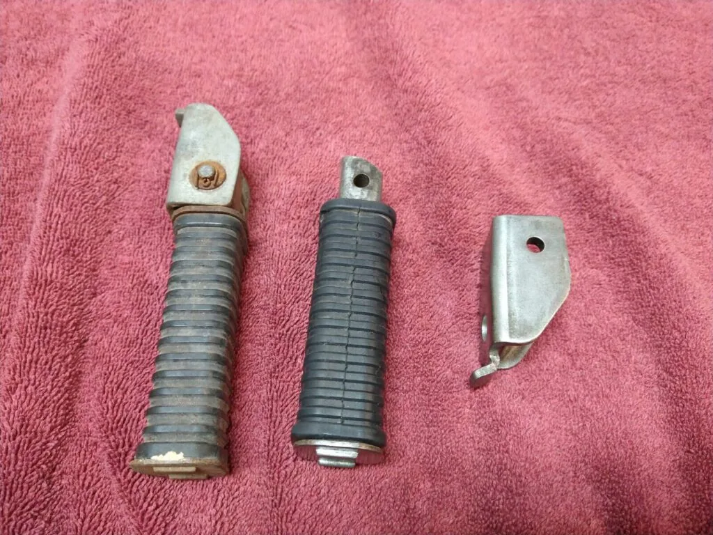 CL175 Passenger Peg Brackets w/ Bolts